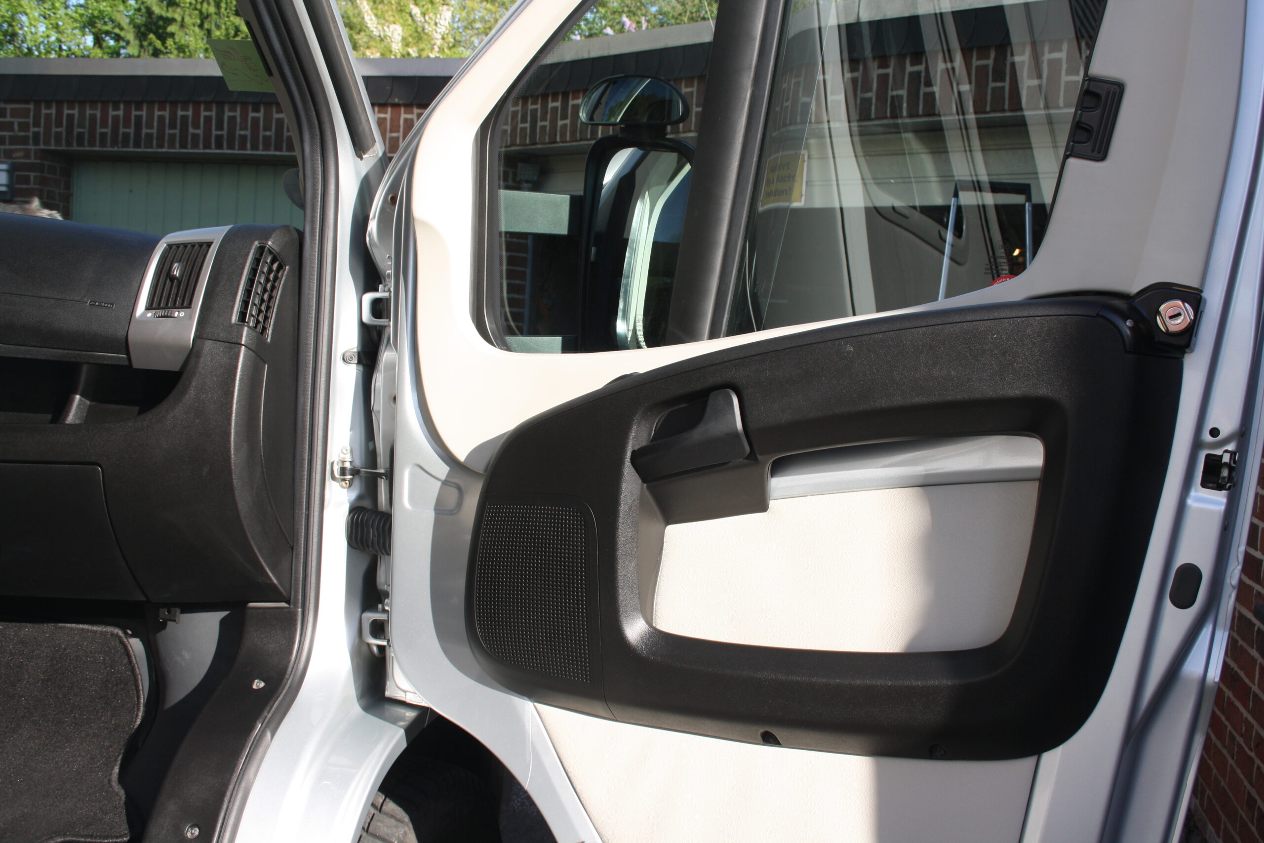 Wohnmobil Pflege: Wie wir zum ersten Mal einen kompletten Innenraum aufbereitet haben